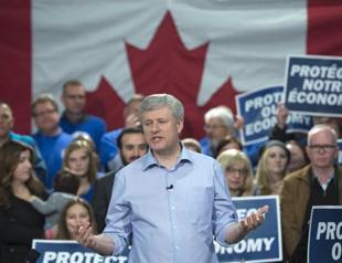 Canadians appear poised to oust Harper in historic vote