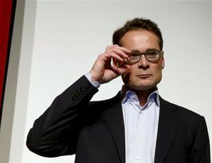 Swiss parliament shifts to right in vote dominated by migrant fears