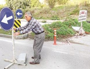 Man blocks three lanes of road in Black Sea province over land dispute