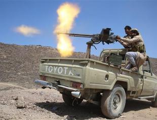 Coalition armoured vehicles sent to Yemen loyalists in key city