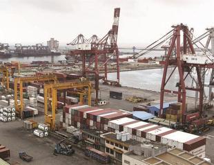 China gives currency biggest boost in a decade