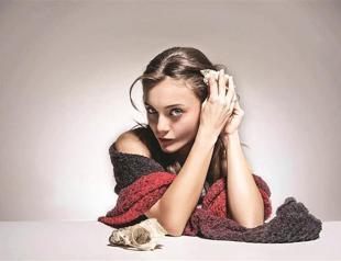 Artist Damla Sönmez guest of Turki Ekstra