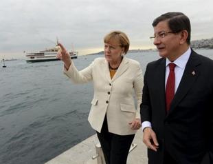 Merkel congratulates Turkish PM on election victory