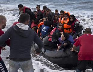 Rescue volunteers cry for help on Greek islands tragic shores