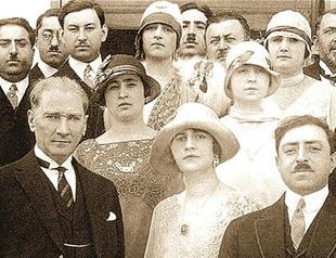 Hanri Benazus collection at exhibition