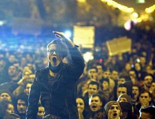 Protesters continue demonstrations even after Romanian PM resignation over club blaze