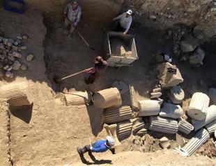 Ancient columns unearthed in Laodicia