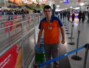 Janitor returns 24,500 euros found in Istanbul airport bathroom