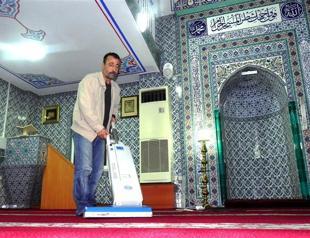 Man to do 1,812-hours of cleaning in Istanbul mosque as punishment