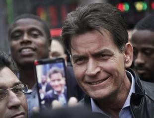 Charlie Sheen says he has HIV virus