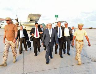 Yemens exiled president returns to rally forces, over 50 killed