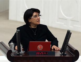 Zana reportedly determined not to repeat oath before parliament