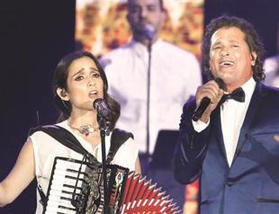 Latin music world honors Roberto Carlos