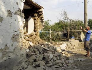 Civilians killed as fighting flares in eastern Ukraine