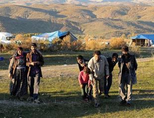 Syrian refugees join meteorite search in eastern Turkey