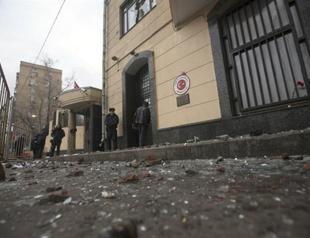 Russian nationalists attack Turkish Embassy in Moscow