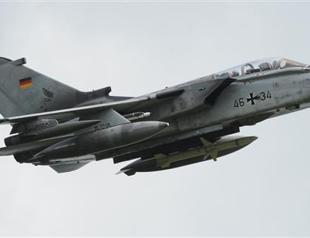 Germany in talks to give jets to anti-ISIL campaign, says top German soldier