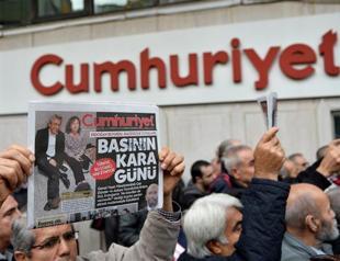Turkish PM does not support arrest of journalists