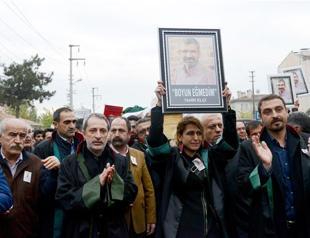 Thousands bid farewell to murdered bar head