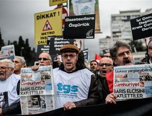 Lawyers of Cumhuriyet journalists object to arrest decision