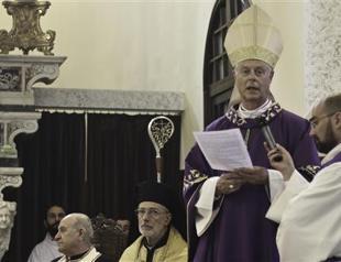 Successor of murdered bishop in Hatay holds first service