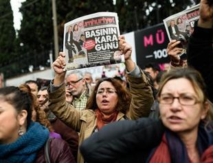 Court dismisses appeal for release of Cumhuriyet journalists