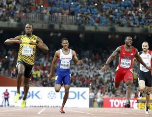 Bolt beats Gatlin for fourth world 200m gold