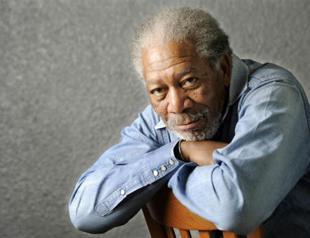 Actor Morgan Freeman in plane scare: Reports