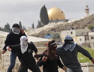 Israel broadens rules on use of live fire against stone-throwers