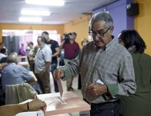 Catalans vote in historic polls over independence
