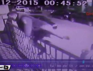 Istanbul minibus driver detained after chasing passenger with knife