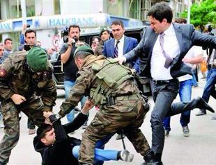 Popular website ordered to remove entries on PM’s aide who kicked Soma mourner