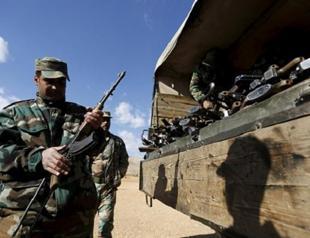 US supplies Syrian fighters ahead of push for ISIL town