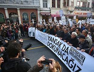 ‘30-step’ Istanbul demonstration protests arrest of Cumhuriyet journalists