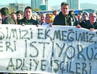 Workers fired from Istanbul courthouse hold sit-in protest
