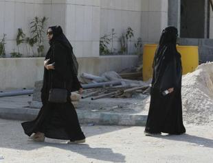 Woman wins council seat in historic Saudi polls
