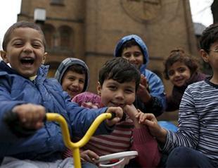 Germany says overestimated migrants with fake Syrian passports