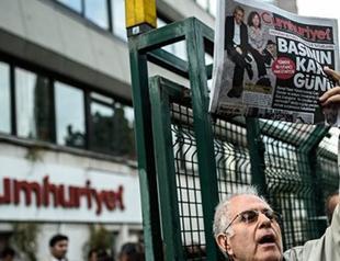 Justice Minister insists journalists not jailed because of profession