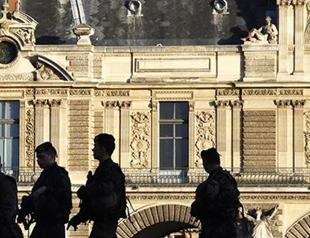 French terror suspects arrested over fake baby bump