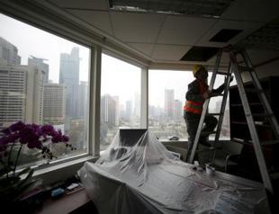 Employees in China demand cleaner office air