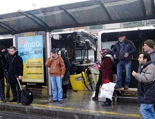 Five injured in metrobus accident in Istanbul