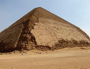 Experts on course to unravel secrets of Egypt pyramids