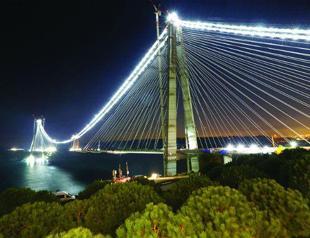 Third bridge over Bosphorus sees small delay
