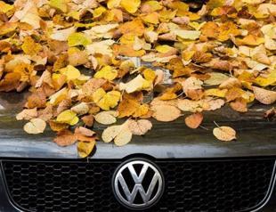 VW slumps to first quarterly loss in at least 15 years