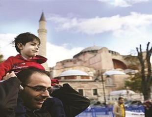 A day out in Istanbul for disabled Syrian children