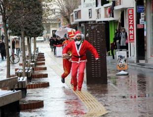 Santa converts to Islam in anti-New Year’s celebration skit