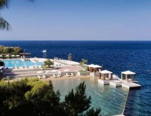 Greece, Arab-Turkish fund sign 400 mln euro deal on luxury resort