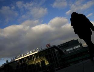 Germany to ease deportation rules after Cologne attacks