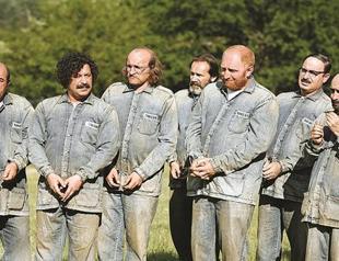 Versatile entertainer Cem Yılmaz continues his game in his latest film