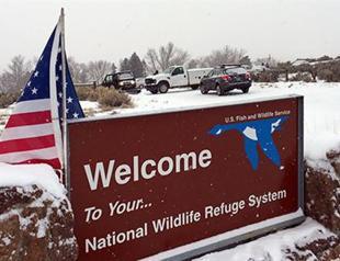 Protesters occupy Oregon wildlife refuge as dispute over Western range flares